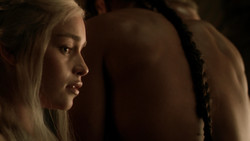 extant_GameOfThrones_1x07-YouWinOrYouDie_5274