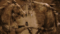 extant_GameOfThrones_1x07-YouWinOrYouDie_5462