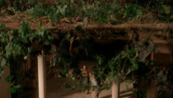 extant_GameOfThrones_1x08-ThePointyEnd_0002