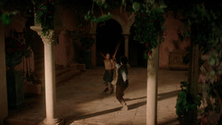 extant_GameOfThrones_1x08-ThePointyEnd_0004