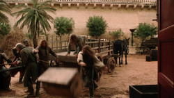 extant_GameOfThrones_1x08-ThePointyEnd_0057