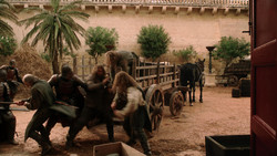 extant_GameOfThrones_1x08-ThePointyEnd_0058