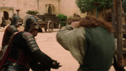extant_GameOfThrones_1x08-ThePointyEnd_0059