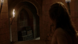 extant_GameOfThrones_1x08-ThePointyEnd_0459