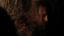 extant_GameOfThrones_1x09-Baelor_0278