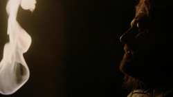 extant_GameOfThrones_1x09-Baelor_0341
