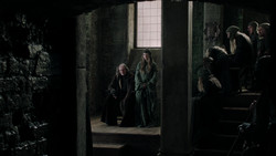 extant_GameOfThrones_1x09-Baelor_0603