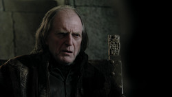 extant_GameOfThrones_1x09-Baelor_0618