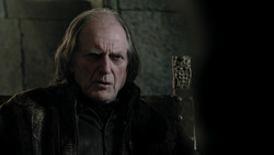 extant_GameOfThrones_1x09-Baelor_0619