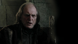 extant_GameOfThrones_1x09-Baelor_0621