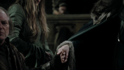 extant_GameOfThrones_1x09-Baelor_0700