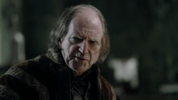 extant_GameOfThrones_1x09-Baelor_0856