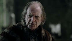 extant_GameOfThrones_1x09-Baelor_0857