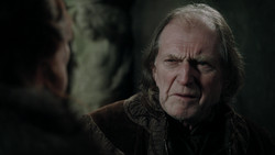 extant_GameOfThrones_1x09-Baelor_0975