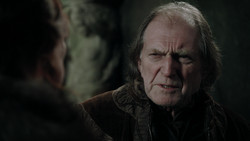 extant_GameOfThrones_1x09-Baelor_0978