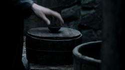 extant_GameOfThrones_1x09-Baelor_1705