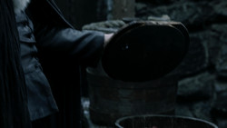 extant_GameOfThrones_1x09-Baelor_1710