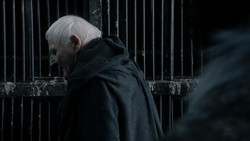 extant_GameOfThrones_1x09-Baelor_1892
