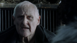 extant_GameOfThrones_1x09-Baelor_2001