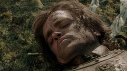 extant_GameOfThrones_1x09-Baelor_4625