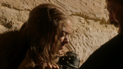 extant_GameOfThrones_1x10-FireAndBlood_0102