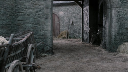 extant_GameOfThrones_1x10-FireAndBlood_0156