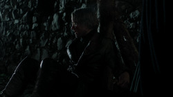 extant_GameOfThrones_1x10-FireAndBlood_1697