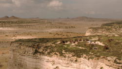 extant_GameOfThrones_1x10-FireAndBlood_2217