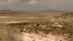 extant_GameOfThrones_1x10-FireAndBlood_2219