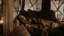 extant_GameOfThrones_1x10-FireAndBlood_2227