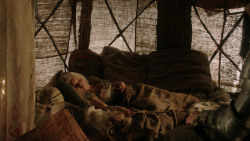 extant_GameOfThrones_1x10-FireAndBlood_2232