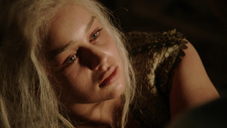 extant_GameOfThrones_1x10-FireAndBlood_2287