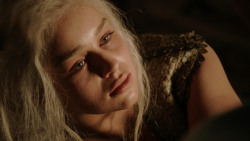 extant_GameOfThrones_1x10-FireAndBlood_2288