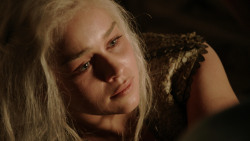 extant_GameOfThrones_1x10-FireAndBlood_2295