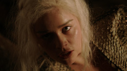 extant_GameOfThrones_1x10-FireAndBlood_2397