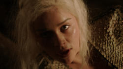 extant_GameOfThrones_1x10-FireAndBlood_2400