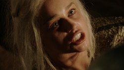 extant_GameOfThrones_1x10-FireAndBlood_2418