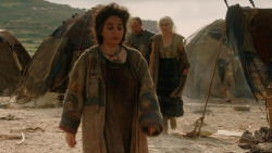 extant_GameOfThrones_1x10-FireAndBlood_2448