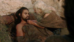extant_GameOfThrones_1x10-FireAndBlood_2495