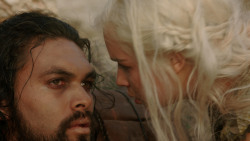 extant_GameOfThrones_1x10-FireAndBlood_2537