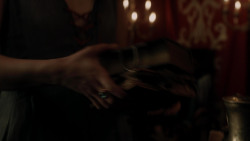 extant_GameOfThrones_1x10-FireAndBlood_2861