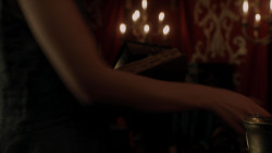 extant_GameOfThrones_1x10-FireAndBlood_2862