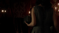 extant_GameOfThrones_1x10-FireAndBlood_2865