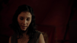 extant_GameOfThrones_1x10-FireAndBlood_2887