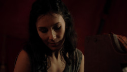 extant_GameOfThrones_1x10-FireAndBlood_2902