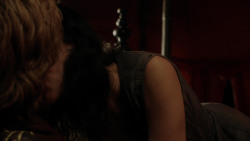 extant_GameOfThrones_1x10-FireAndBlood_3010