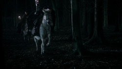 extant_GameOfThrones_1x10-FireAndBlood_3048