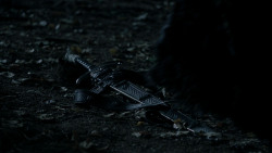 extant_GameOfThrones_1x10-FireAndBlood_3182