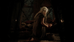 extant_GameOfThrones_1x10-FireAndBlood_3242
