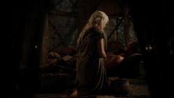 extant_GameOfThrones_1x10-FireAndBlood_3244